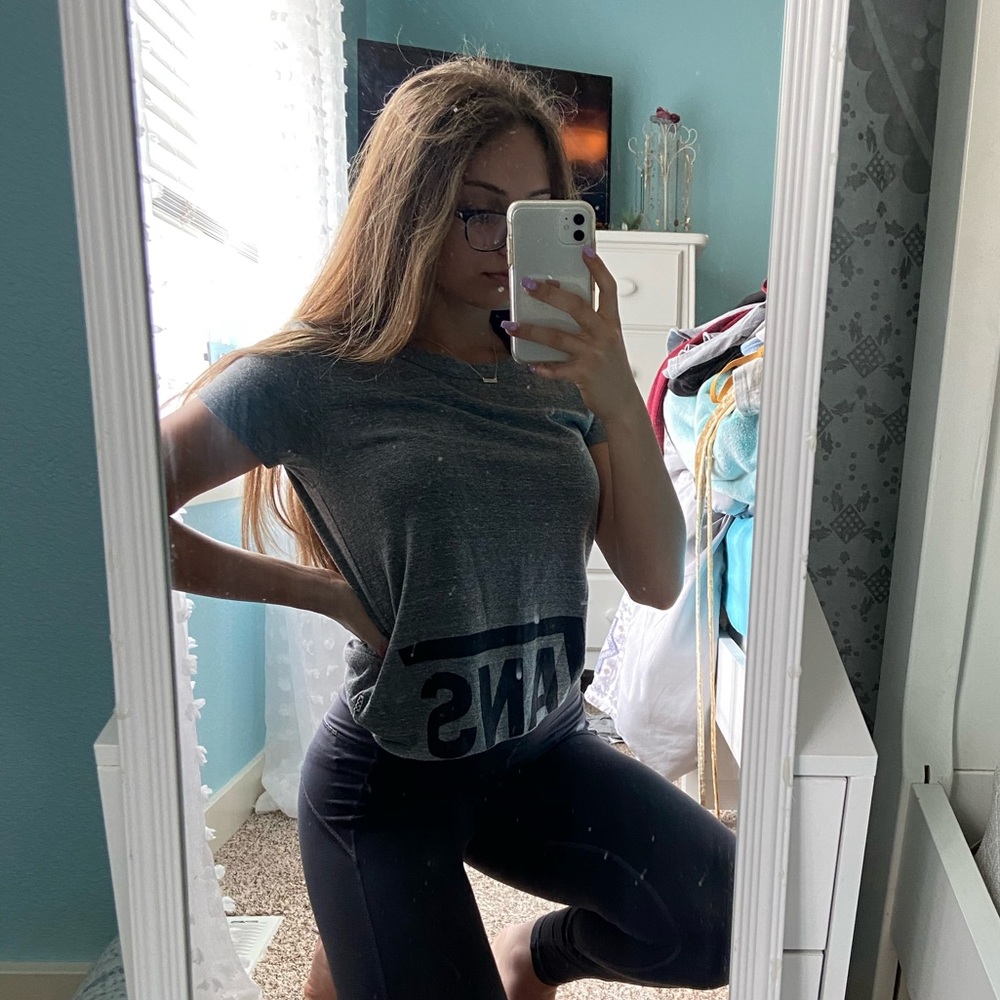 Gray vans girl’s tee